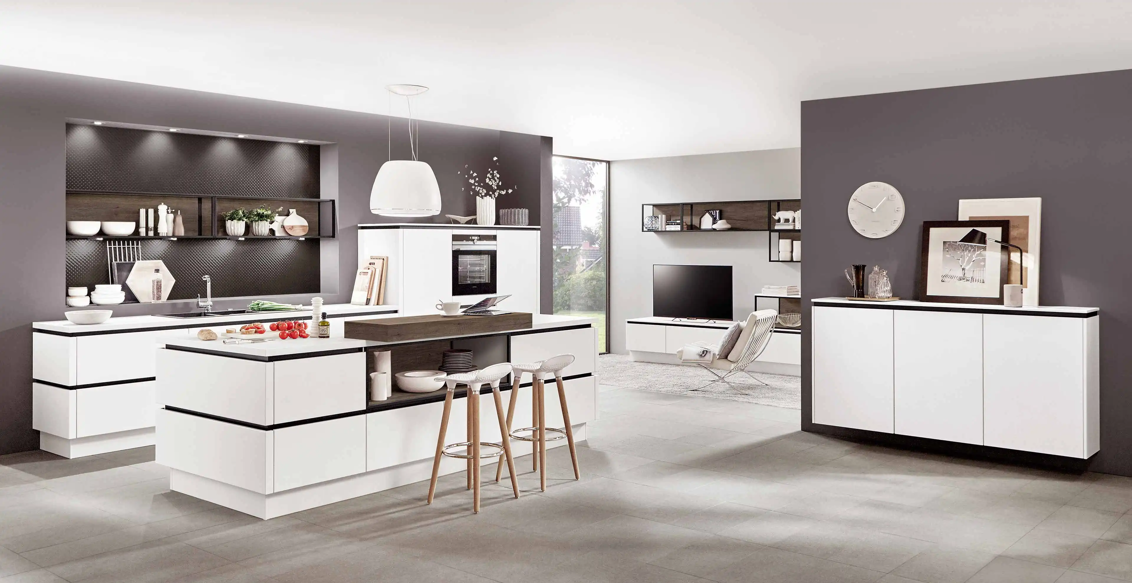 Moderne weisse Küche