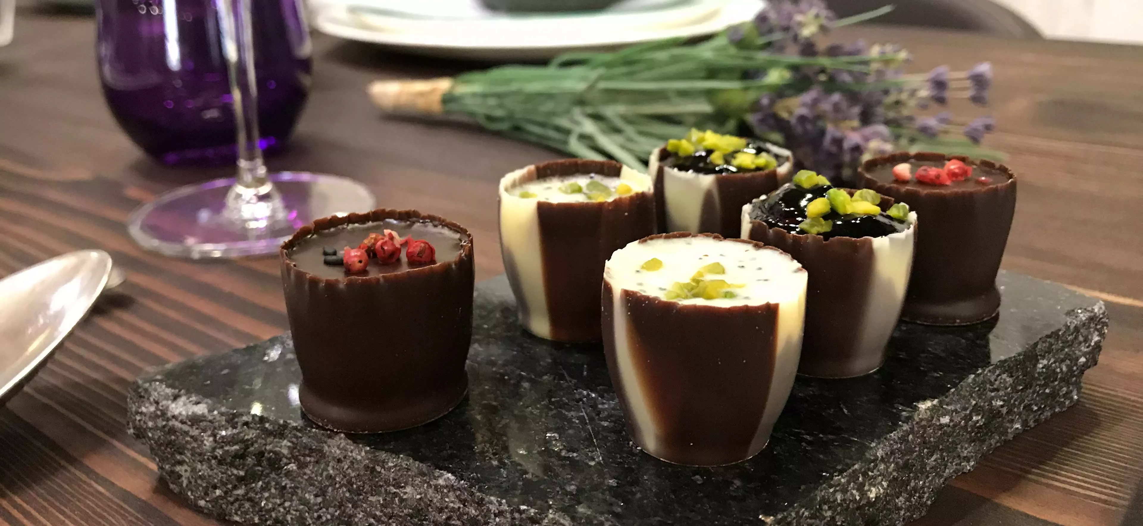 Marquardt Küchen: Eiße Schokolade Mohn Kokos Pistazie