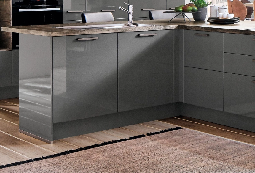 Küchenfront mit Griff