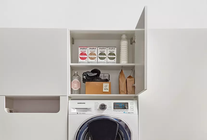 Hängeschrank im Hauswirtschaftsraum