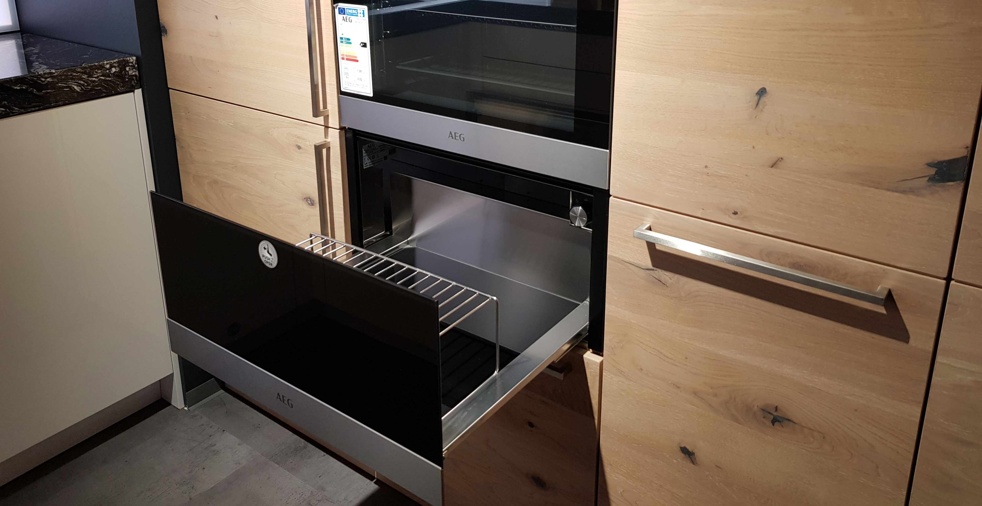 EW212_Backofen_Wärmeschublade.jpg