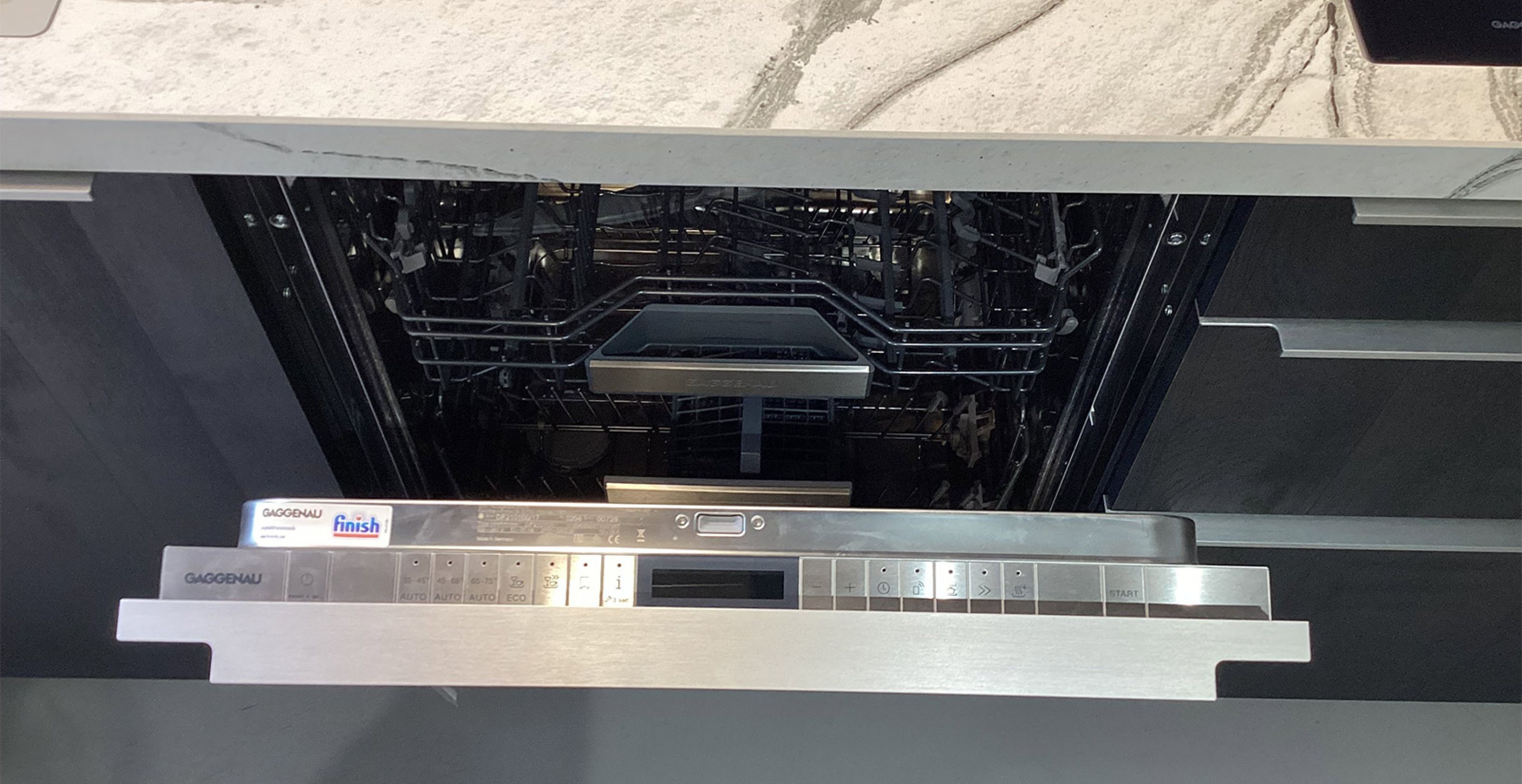 HHP02_Geschirrspüler_offen-(2).jpg