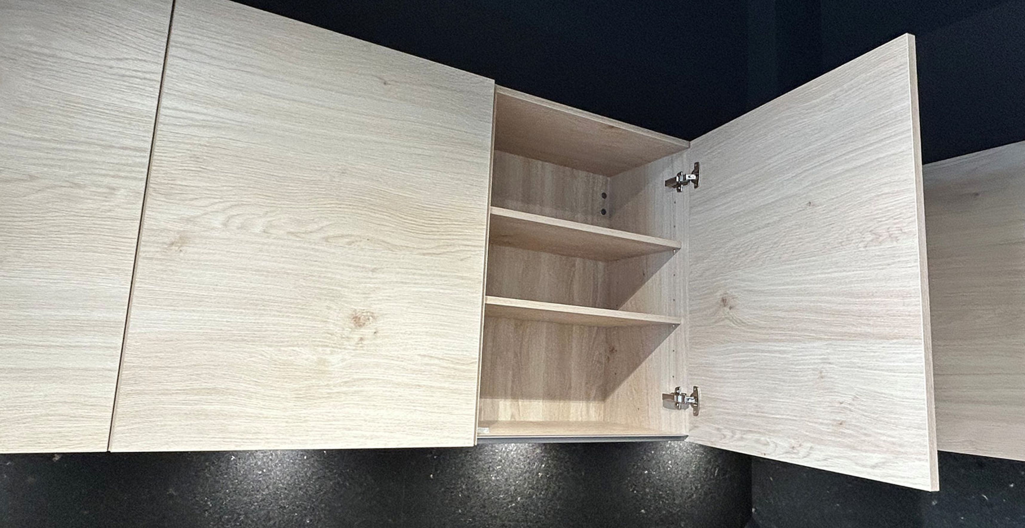 DON10_Hängeschrank.jpg