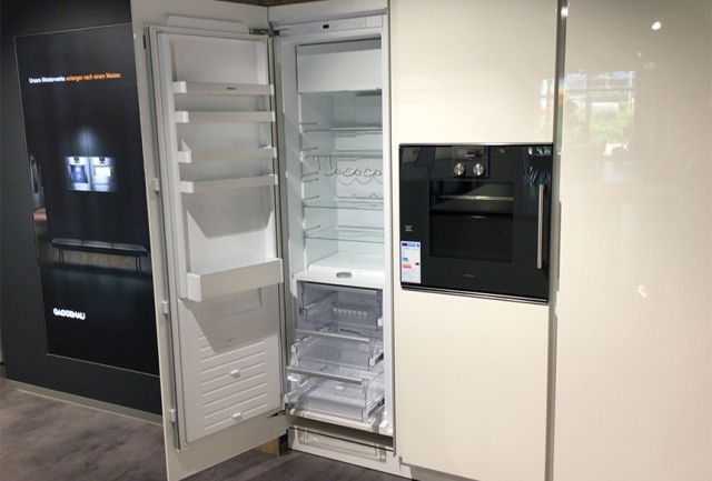 AP17_Kühschrank_geöffnet_T.jpg